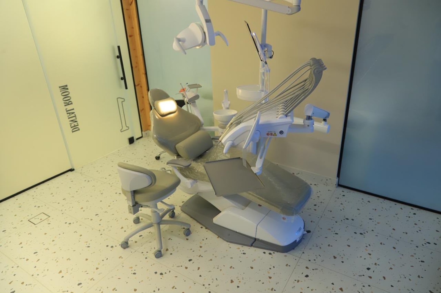 Dental treatment room