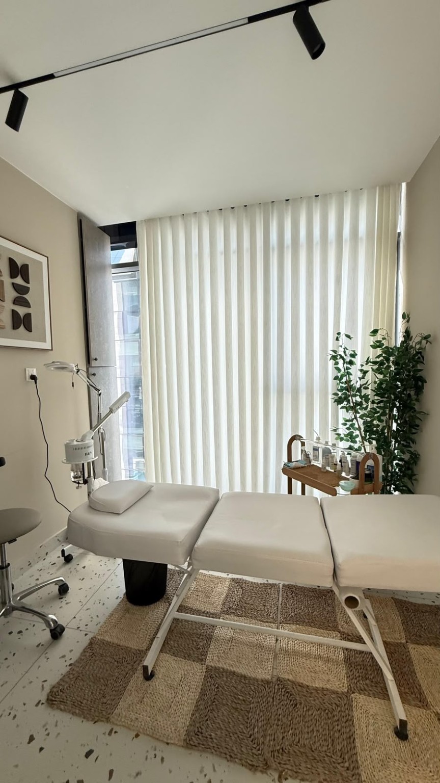Facial treatment room